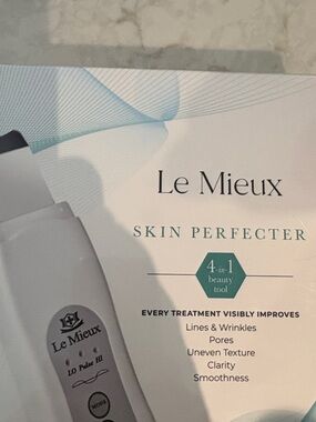 Le Mieux 4-in-1 Beauty Tool